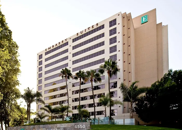 Hotels with pool Embassy Suites By Hilton San Diego La Jolla